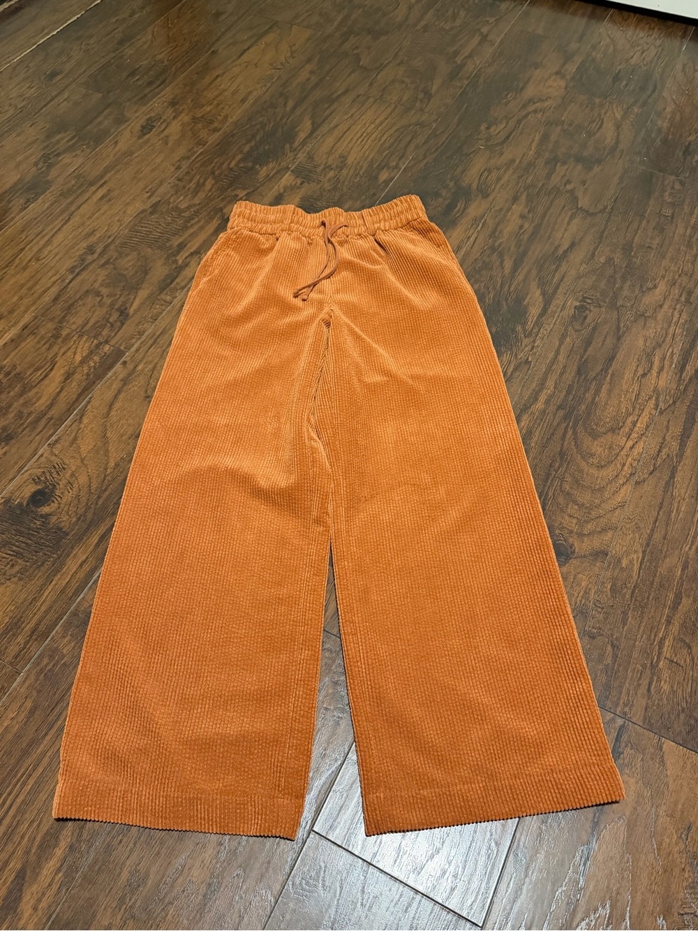 BDG women’s orange corduroy pull on pants size M